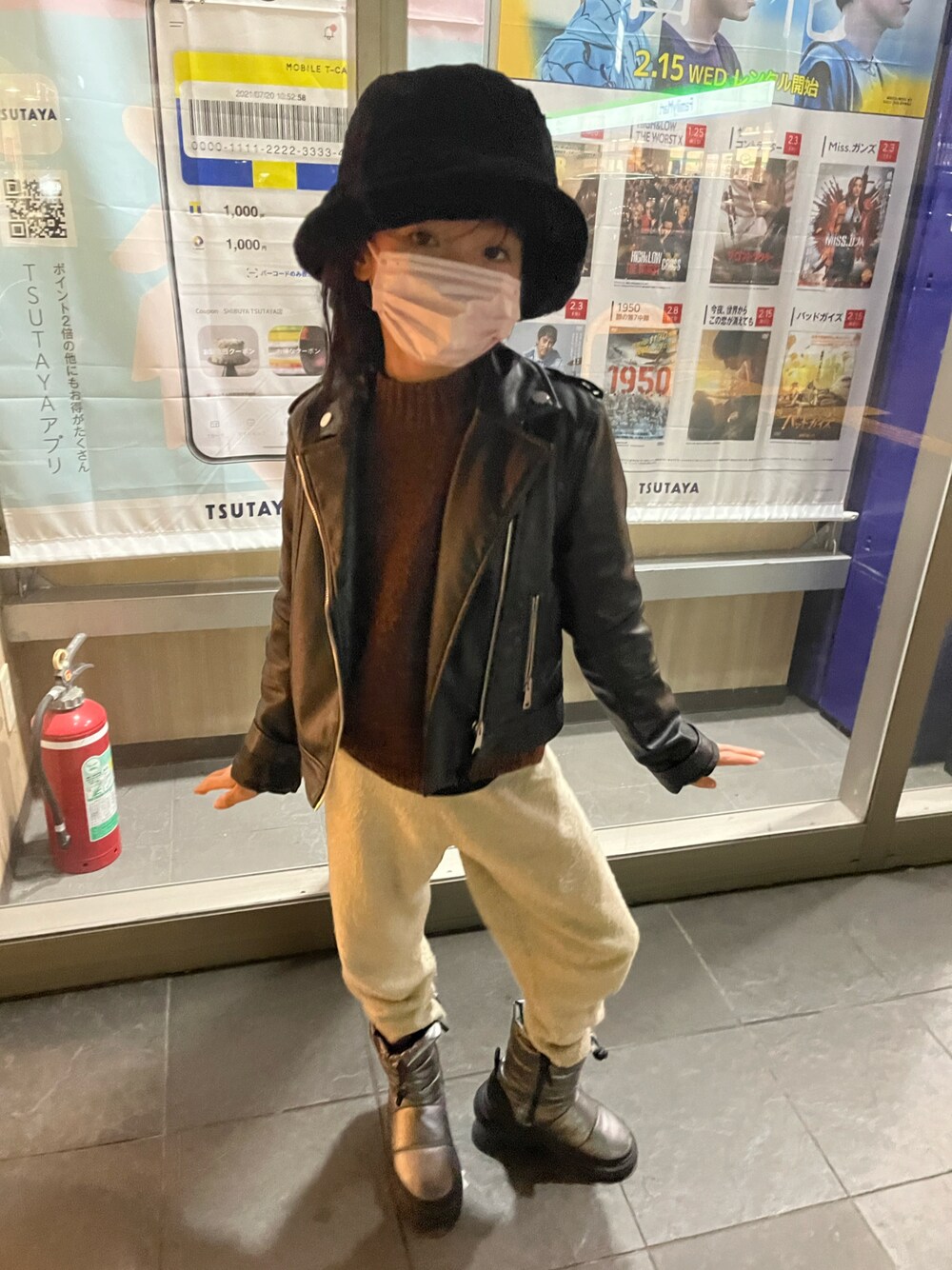 「冬コーデ、ニットパンツ、ライダース、私の推しブランド、ZARAKIDS、ZARA」｜「H&Mのアイテム（ライダースジャケット、ブラック系）」を使った、miperoさん（キッズ・130cm）の冬コーディネートの1枚目の写真