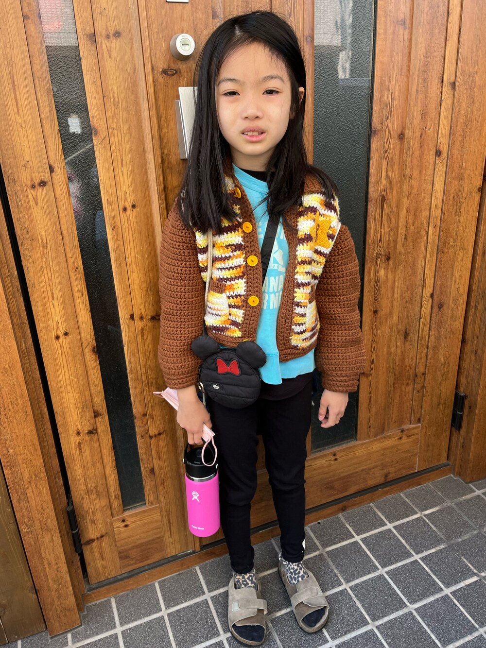 「おんなのこコーデ、古着スタイル、スエット、レギンス」｜「ZARA KIDSのアイテム（レギンス/スパッツ、ブラック系）」を使った、miperoさん（キッズ・130cm）の春コーディネートの1枚目の写真