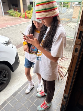「Handmade（ハンドメイド）のアイテム（ニットキャップ/ビーニー、その他）」を使った、miperoさん（キッズ・147cm）の春コーディネート