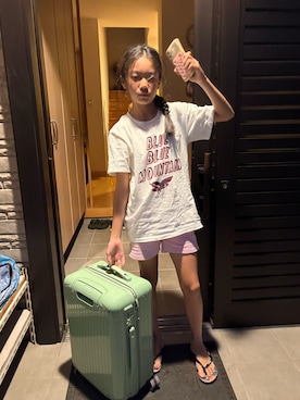 「レイローのアイテム（ビーチサンダル、その他）」を使った、miperoさん（キッズ・147cm）の秋コーディネート