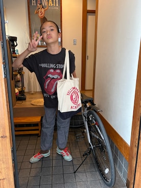 「adidas（アディダス）のアイテム（スニーカー、ブルー系）」を使った、miperoさん（キッズ・147cm）の夏コーディネート