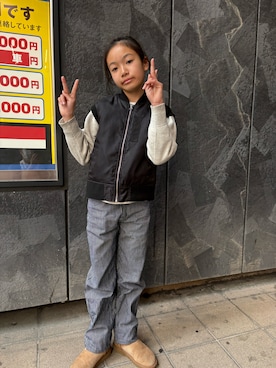 「UGG（アグ）のアイテム（ブーツ、ブラウン系）」を使った、miperoさん（キッズ・147cm）の春コーディネート