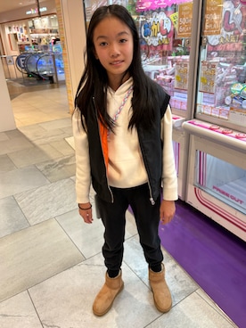 「アイテム（ベスト）」を使った、miperoさん（キッズ・140cm）の冬コーディネート