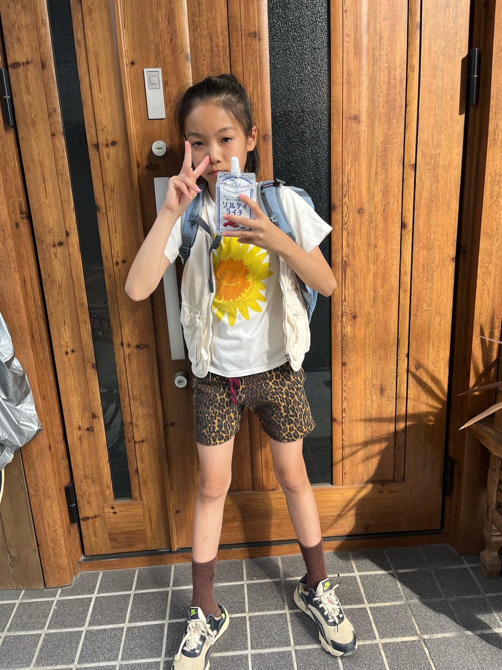 「夏コーデ、Tシャツ、ハーフパンツ、キャンプベスト」｜「ZARA KIDSのアイテム（ソックス/靴下、ベージュ系）」を使った、miperoさん（キッズ・140cm）の夏コーディネートの1枚目の写真