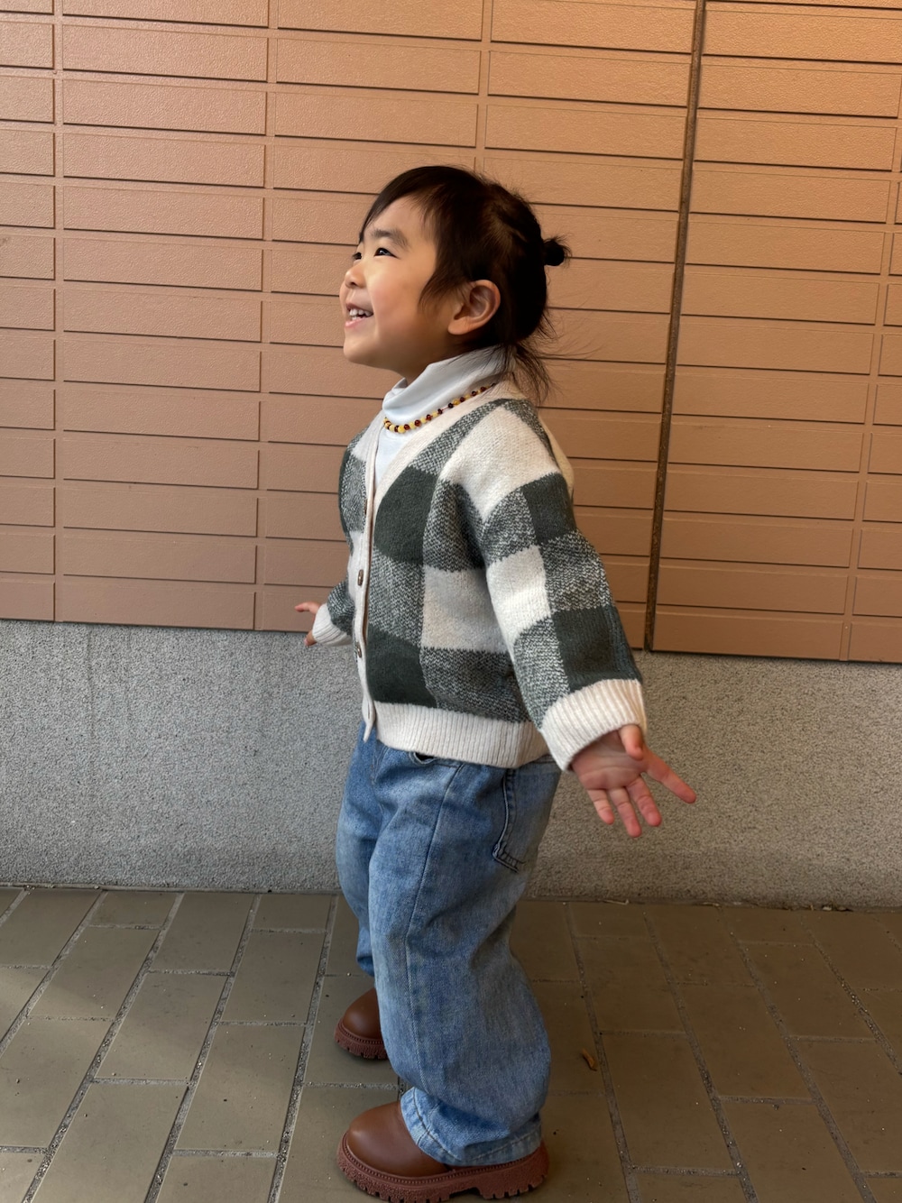 「秋冬コーデ、女の子コーデ、2歳女の子、2歳6ヶ月」｜「H&Mのアイテム（カーディガン/ボレロ、グリーン系）」を使った、meigaku.さん（キッズ・90cm）の冬コーディネートの1枚目の写真