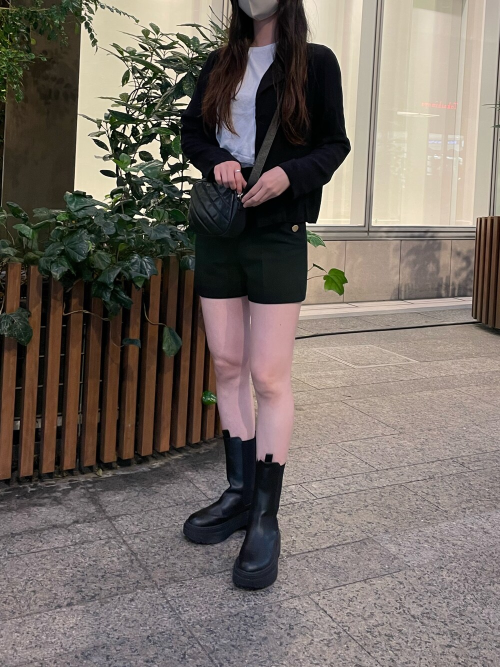 「シンプルコーデ、春夏コーデ、休日スタイル、ZARA、GU」｜「GUのアイテム（シューズ、ブラック系）」を使った、armnさん（レディース・169cm）の春コーディネートの1枚目の写真