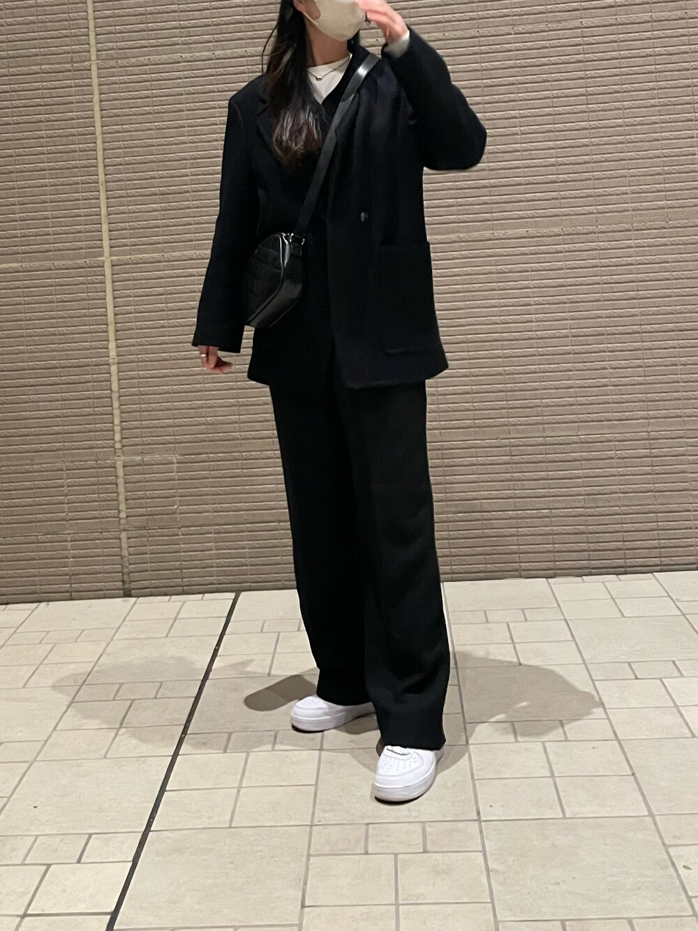 「シンプルコーデ、ラクチンコーデ、着回しコーデ、モノトーン、moussy、NIKE、ZARA、GU、UNIQLO」｜「MOUSSYのSTRAIGHT WIDE パンツ（その他パンツ、ブラック系）」を使った、armnさん（レディース・169cm）の冬コーディネートの1枚目の写真