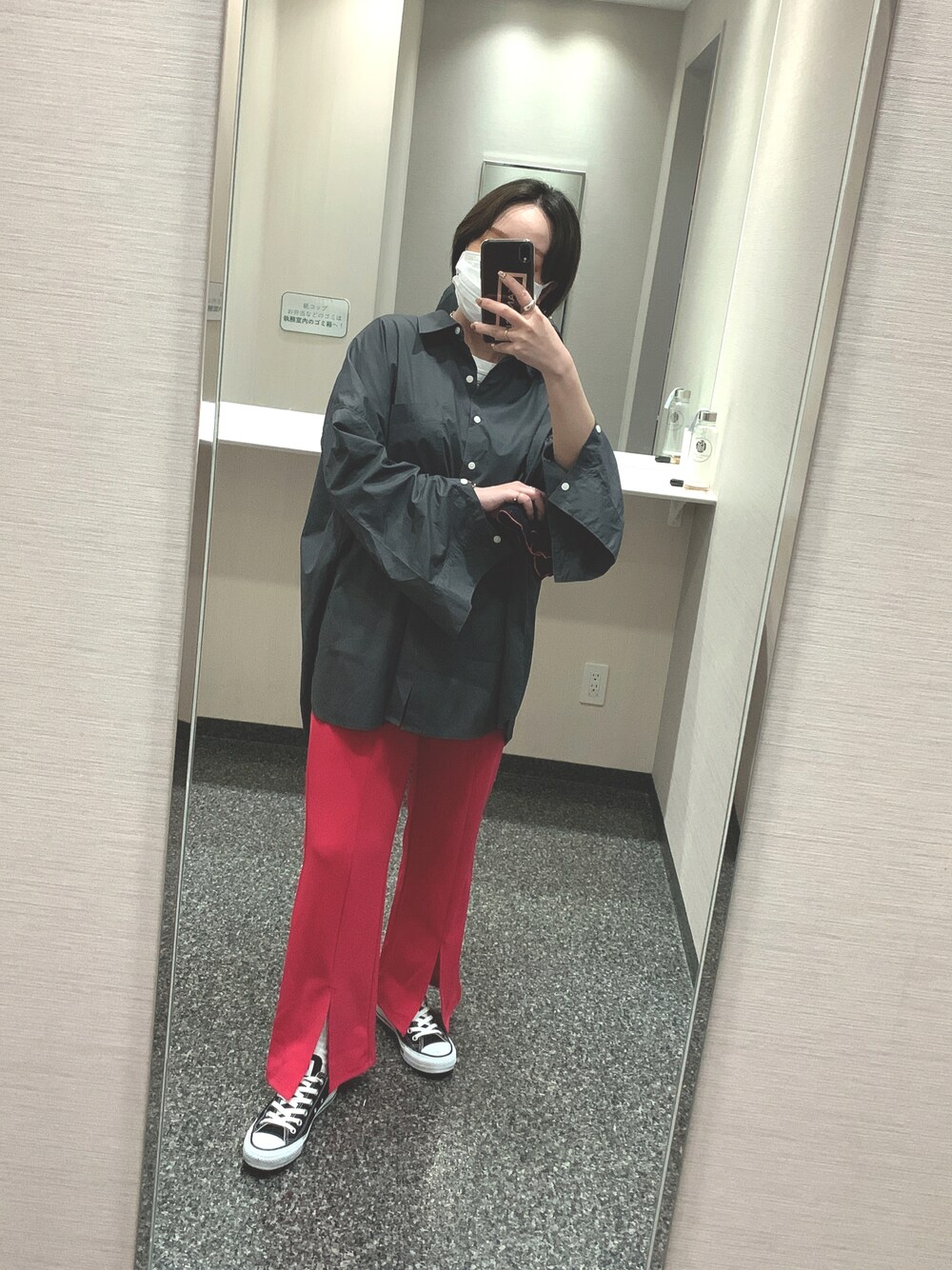  は  なさんの「クルーネックT（半袖）（UNIQLO）」を使ったコーディネートの1枚目の写真