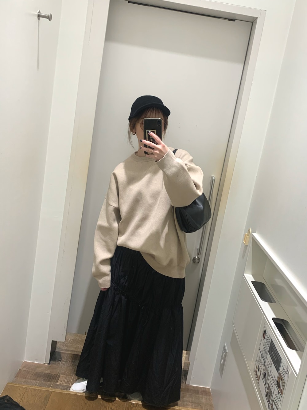 「秋冬コーデ、カジュアル、オトナカジュアル、ロングスカート、ニット、キャップ、UNIQLO C、JEANASIS、沖縄」｜「UNIQLOのアイテム（キャップ、ブラック系）」を使った、 は  なさん（レディース・156cm）の秋コーディネートの1枚目の写真
