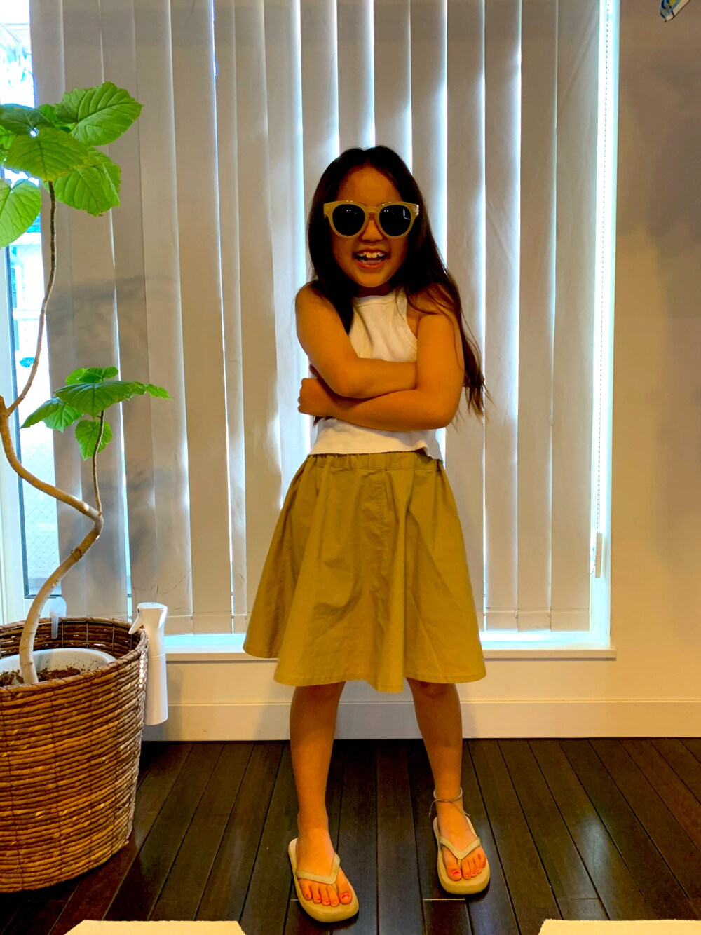 「ザラキッズ、ビーチサンダル、女の子コーデ」｜「ZARA KIDSのアイテム（ビーチサンダル、ベージュ系）」を使った、ももちゃんさん（キッズ・130cm）の夏コーディネートの1枚目の写真