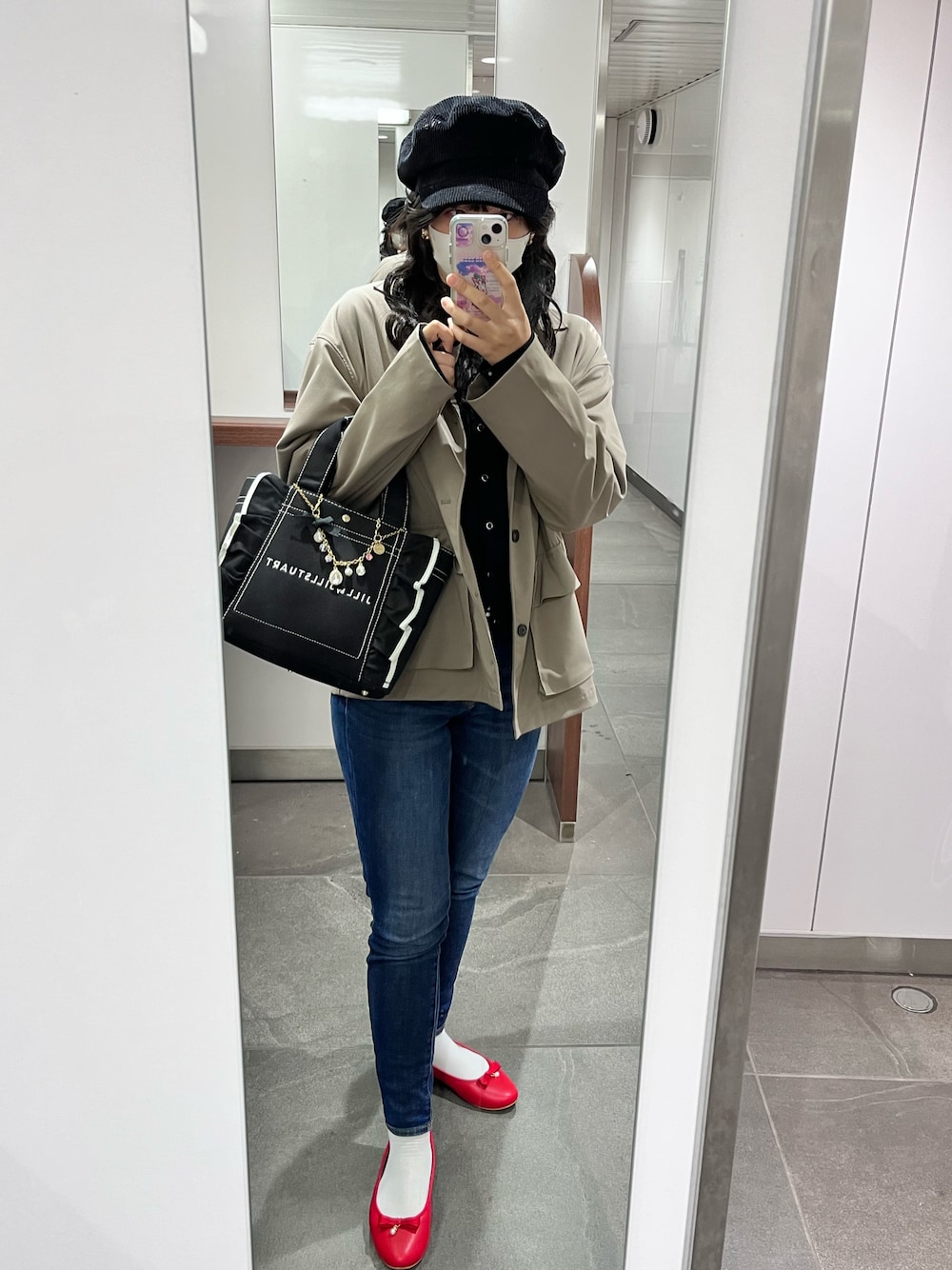 「秋冬、フレンチカジュアル、赤パンプス、オトナ女子」｜「NUOVOのNUOVO ヌオーヴォ FT+ BALLET NE30196 RED（パンプス、レッド系）」を使った、NaOさん（レディース・162cm）の秋コーディネートの1枚目の写真