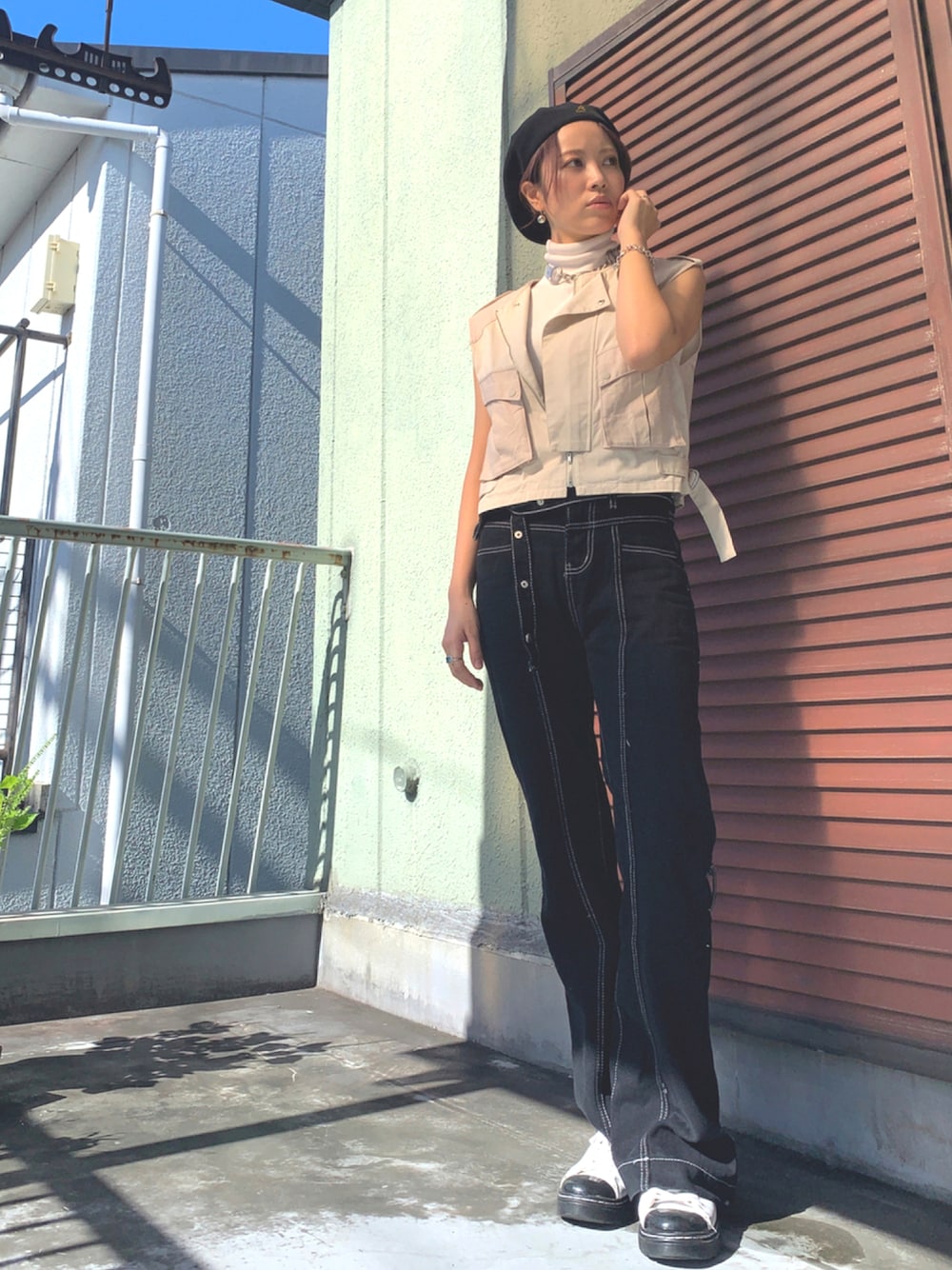 「ベレー帽、ジレ、モードストリート、ストリートMIX、シルバーアクセサリー、ニュリカデリック、funkyfruit」｜「KBFのハンティングベスト（ベスト、ベージュ系）」を使った、channieさん（レディース・161cm）の秋コーディネートの1枚目の写真