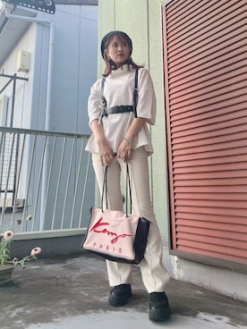 「ベージュ×ブラック」｜「アイテム（アクセサリー）」を使った、channieさん（レディース・162cm）の春コーディネート