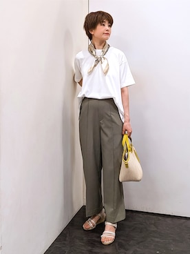 「grove（グローブ）の【遮熱／吸水速乾／接触冷感／UVカット】フレアシルエットTシャツ（Tシャツ/カットソー、ホワイト系）」を使った、やまちゃんさん（レディース・166cm）の夏コーディネート