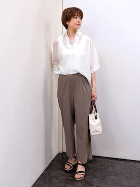 「grove（グローブ）の【洗濯機◎・体型カバー】ON/OFF使える、シアースキッパーシャツ（シャツ/ブラウス、ホワイト系）」を使った、やまちゃんさん（レディース・166cm）の夏コーディネート