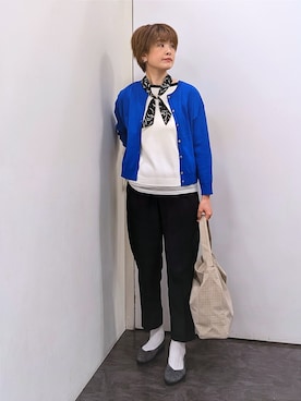 「grove（グローブ）の【前後2WAY】さりげなく、上品にきらめく ニットカーディガン（カーディガン/ボレロ、ブルー系）」を使った、やまちゃんさん（レディース・166cm）の秋コーディネート