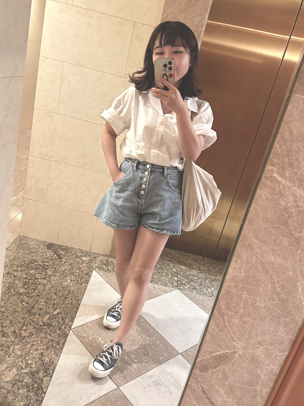 「CONVERSEの＜CONVERSE＞ALL STAR US OX スニーカー（スニーカー、レッド系）」を使った、ねこさん（レディース・149cm）の春コーディネートの1枚目の写真