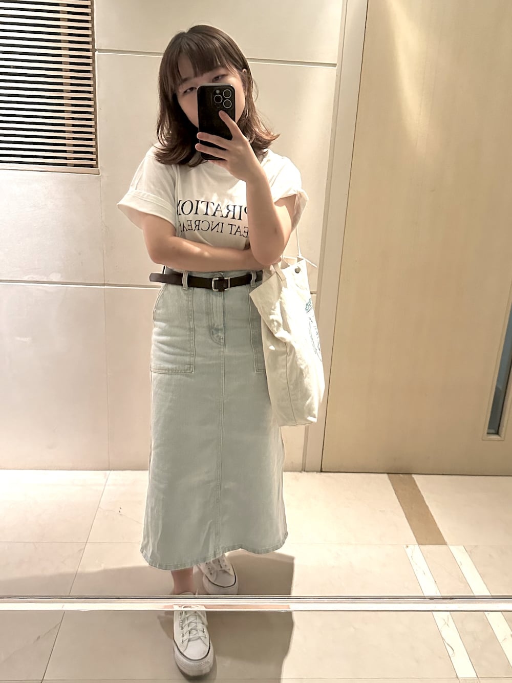 「B.C STOCKのピグメントロゴTシャツ（Tシャツ/カットソー、ホワイト系）」を使った、ねこさん（レディース・149cm）の夏コーディネートの1枚目の写真