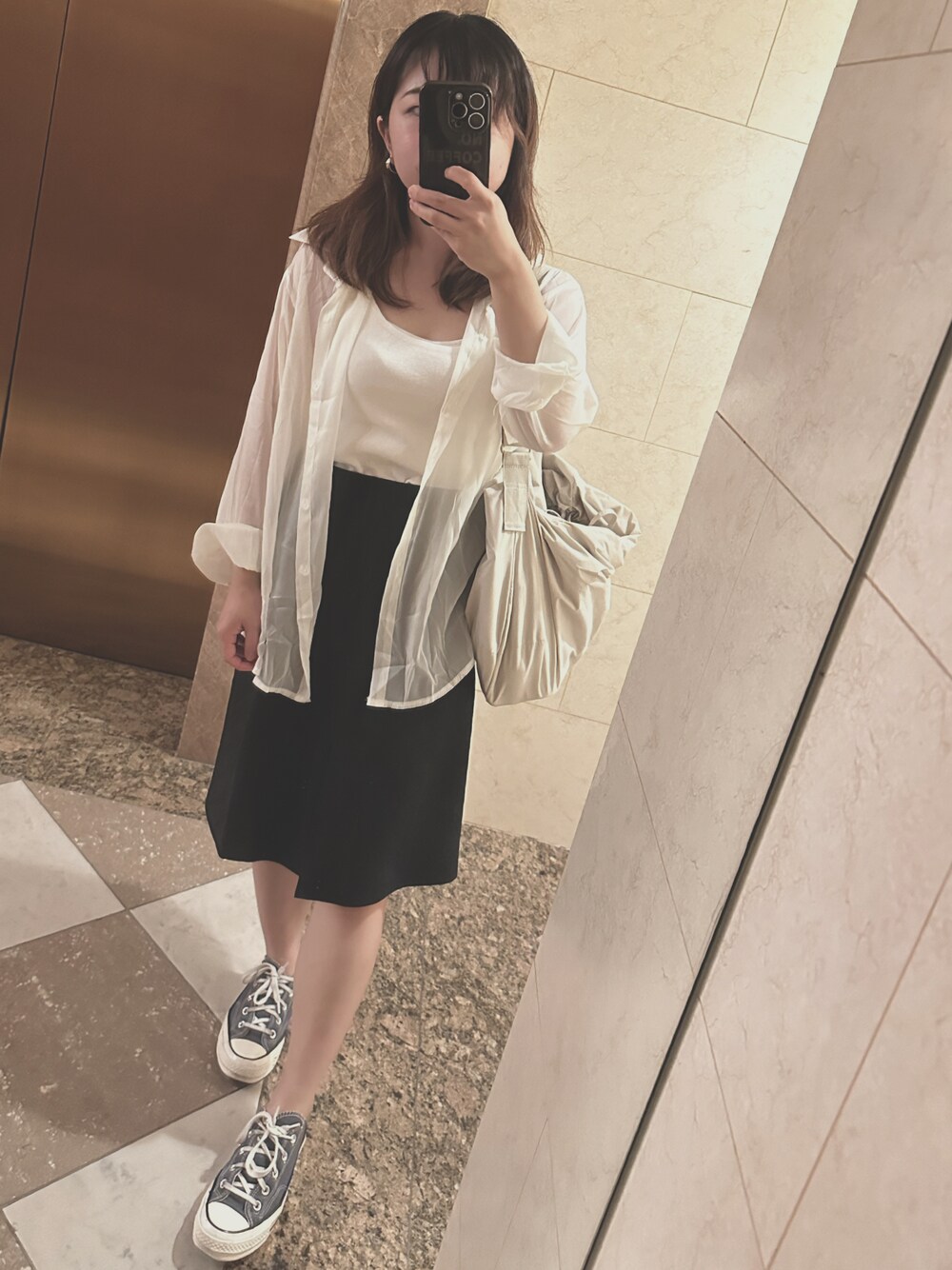 「CONVERSEのconverse(コンバース) NEXTAR110 OX(ネクスター110OX)（スニーカー、グレー系）」を使った、ねこさん（レディース・149cm）の秋コーディネートの1枚目の写真
