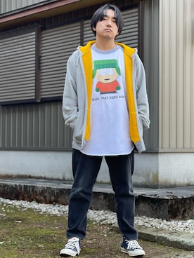 「ラグランTシャツ」｜「アイテム（スラックス）」を使った、関節のパニックさん（メンズ・175cm）の春コーディネート