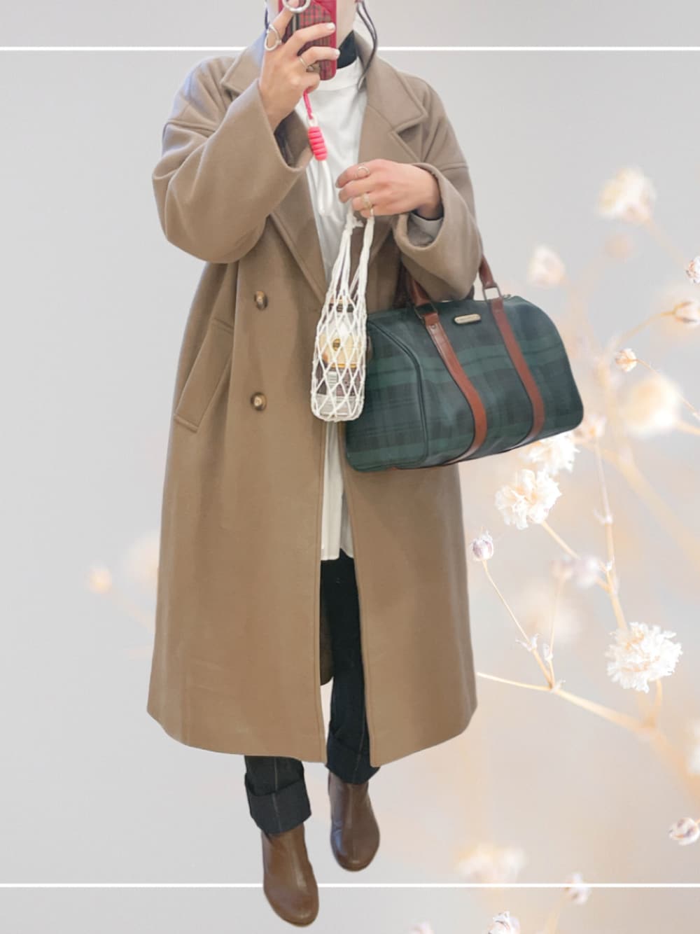 「休日スタイル、楽チンコーデ、ブーツ、UNIQLO、カジュアル、ショートブーツ、デニム、カジュアルコーデ、大人カジュアル、ママコーデ、ブラウス、shein、カフェ、今日のコーデ、シンプル」｜「Auntie Rosa Holidayの【Holiday】バックタックルーズチェスターコート（チェスターコート、ブラウン系）」を使った、R_RIEさん（レディース・160cm）の冬コーディネートの1枚目の写真