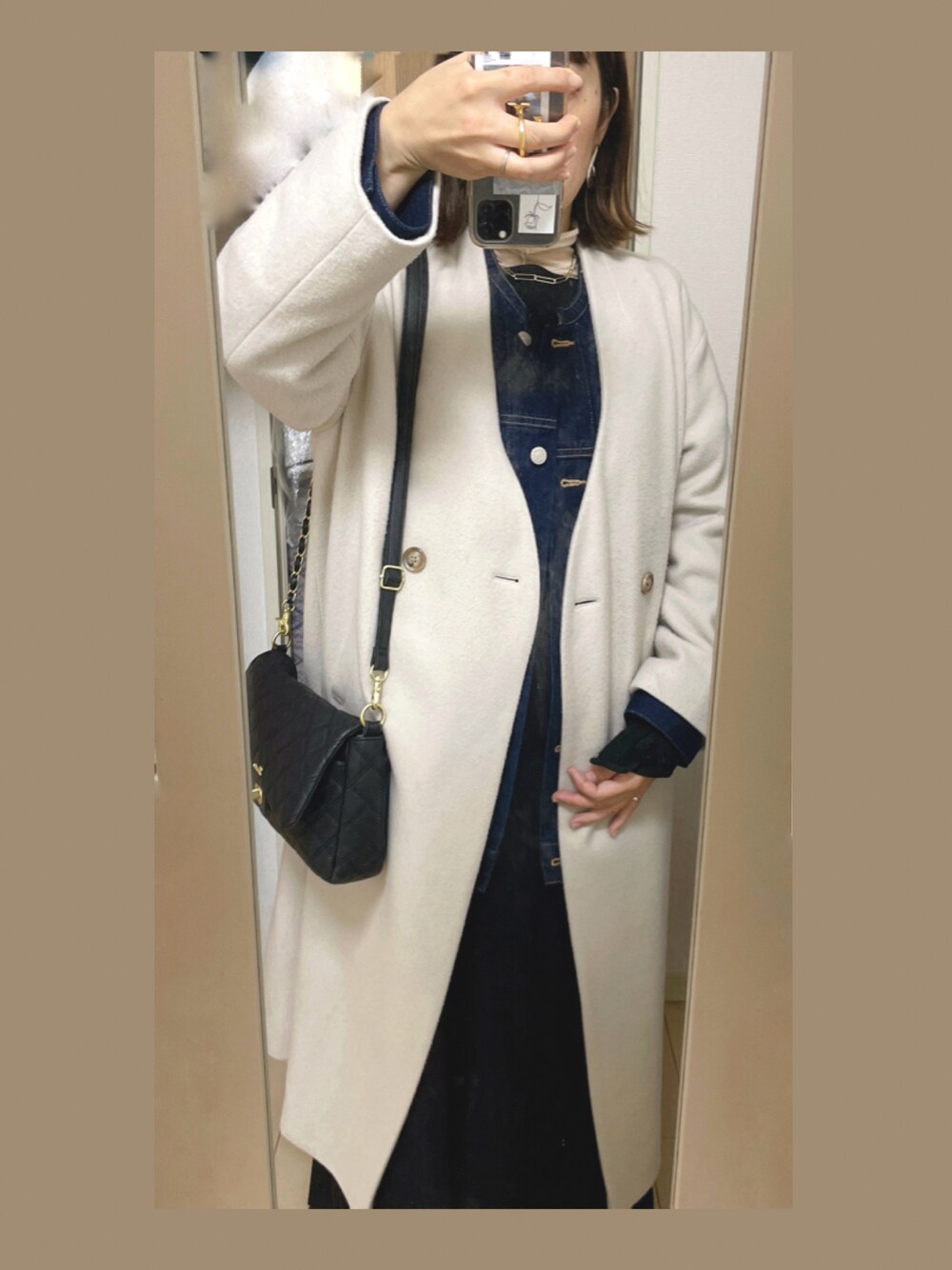 「アウターONアウター、クリスマスに着たい服、きれいめカジュアル、ママコーデ、冬、大人ガーリー、ロングコート、ワンピース」｜「SLOBE IENAのSUPER100 モッサVネックコート◆（その他アウター、ホワイト系）」を使った、R_RIEさん（レディース・160cm）の冬コーディネートの1枚目の写真