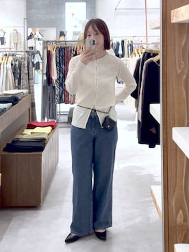 「LEPSIM（レプシィム）のスースーデニムストレートパンツ　637621（デニムパンツ、ブルー系）」を使った、mino_lepsimさん（レディース・164cm）の春コーディネート
