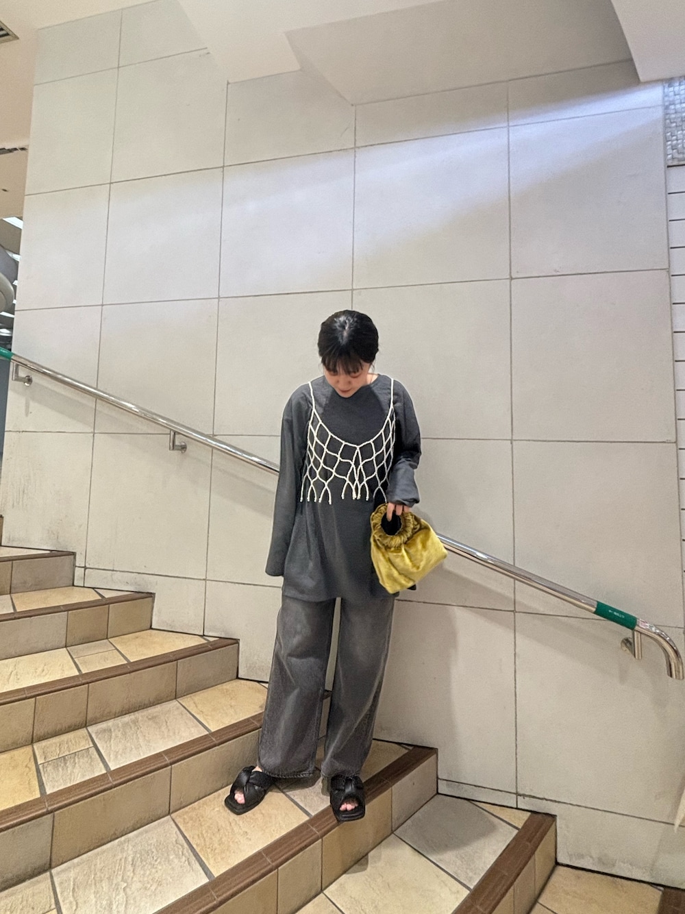 「お出かけコーデ、秋コーデ、秋服準備はじめました、秋服、パールビスチェ、グレーコーデ」｜「SENSE OF PLACE by URBAN RESEARCHのパールビスチェ（その他小物、グレー系）」を使った、あんりさん（レディース・155cm）の夏コーディネートの1枚目の写真