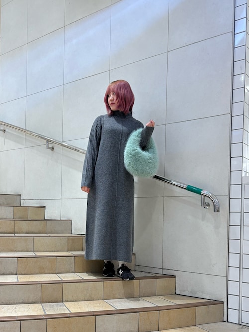 セール】ハイネックセンターシームニットワンピース(ワンピース セール】ハイネックセンターシームニットワンピース(ワンピース