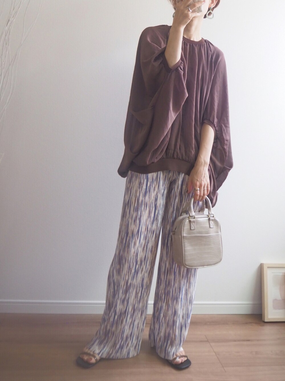 「夏コーデ、ootd、シンプル、おとなコーデ」｜「Birthday roomのギャザーシアードルマントップス（シャツ/ブラウス、ブラウン系）」を使った、❁ a i  ❁さん（レディース・158cm）の夏コーディネートの1枚目の写真