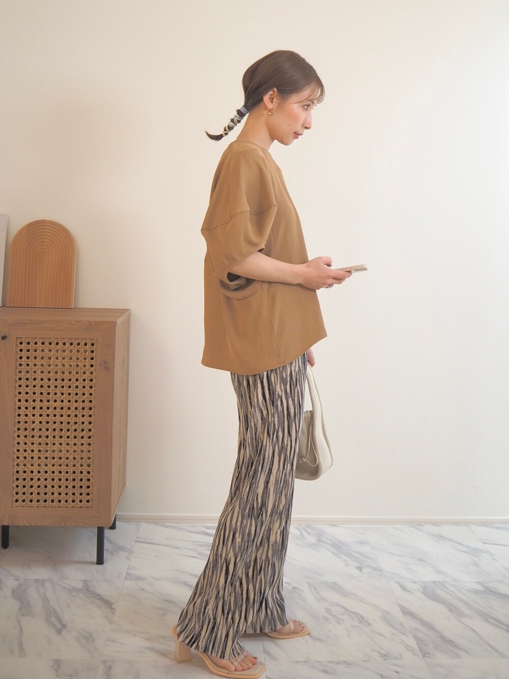 「a:mureの袖パフトップス（Tシャツ/カットソー、ベージュ系）」を使った、❁ a i  ❁さん（レディース・158cm）の春コーディネートの1枚目の写真