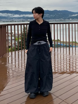 「EPNK（イーピーエヌケー）のLayered  Nylon Curve  Pants / レイヤードナイロンカーブパンツ（その他パンツ、ブラック系）」を使った、マーさん（メンズ・156cm）の夏コーディネート