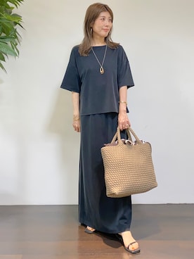 「UNTITLED（アンタイトル）の【セットアップ可/接触冷感】ヴィンテージライクプルオーバー（Tシャツ/カットソー、ブラック系）」を使った、tomoさん（レディース・155cm）の夏コーディネート
