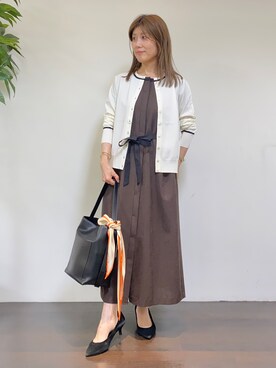 「UNTITLED（アンタイトル）の【アンサンブル可能】コンパクトニットカーディガン（カーディガン/ボレロ、ベージュ系）」を使った、tomoさん（レディース・155cm）の夏コーディネート
