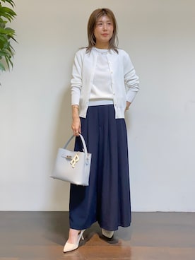 「UNTITLED（アンタイトル）の【アンサンブル可】ラメ混クルーネックカーディガン（カーディガン/ボレロ、ホワイト系）」を使った、tomoさん（レディース・155cm）の夏コーディネート