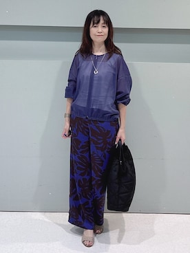 「UNTITLED（アンタイトル）のトリコットシアーブラウス（シャツ/ブラウス、ブルー系）」を使った、makiさん（レディース・154cm）の夏コーディネート