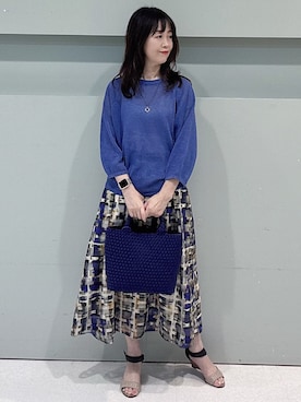 「UNTITLED（アンタイトル）の【洗える/ゆったり】クルーネックドライニット（ニット/セーター、ブルー系）」を使った、makiさん（レディース・154cm）の夏コーディネート