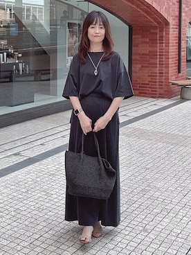 「UNTITLED（アンタイトル）の【セットアップ可/接触冷感】ヴィンテージライクプルオーバー（Tシャツ/カットソー、ブラック系）」を使った、makiさん（レディース・154cm）の夏コーディネート