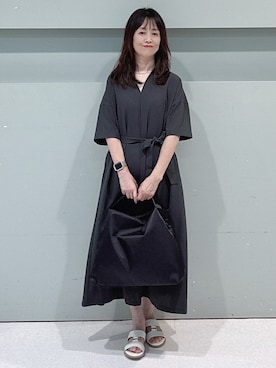 「UNTITLED（アンタイトル）の【古畑星夏さん着用】フラットサンダル（サンダル、ホワイト系）」を使った、makiさん（レディース・154cm）の夏コーディネート