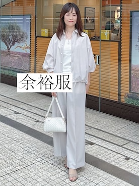 「UNTITLED（アンタイトル）の【セットアップ可/UVカット/接触冷感】エアリークールドロストシャツ（シャツ/ブラウス、ベージュ系）」を使った、makiさん（レディース・154cm）の夏コーディネート