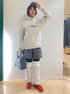 「アイテム（レッグウォーマー、ホワイト系）」を使った、いっちゃんさん（レディース・155cm）の秋コーディネート