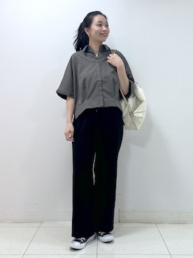 「Dessin（デッサン）のタックヘム クロップドシュリンクシャツ（シャツ/ブラウス、グレー系）」を使った、kai12230さん（レディース・161cm）の夏コーディネート