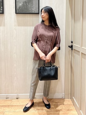 「SHOO・LA・RUE（シューラルー）の【S-LL/通勤スタイルにも】ウエストタックで程よくシェイプ 大人の上品ブラウス（シャツ/ブラウス、ブラウン系）」を使った、youさん（レディース・167cm）の秋コーディネート