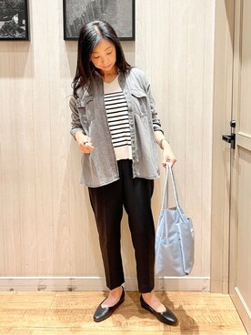 「SHOO・LA・RUE（シューラルー）の【洗える/S-LL】大人のこなれコーデに やわらかデニムシャツ（シャツ/ブラウス、グレー系）」を使った、youさん（レディース・167cm）の春コーディネート