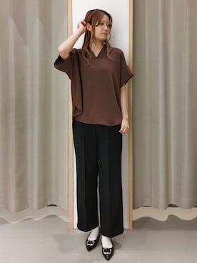 「THE SHOP TK （ザ ショップ ティーケー ）の【インしなくても決まる】スキッパーシャツ/接触冷感/防シワ/速乾（シャツ/ブラウス、ブラウン系）」を使った、ミリさん（レディース・171cm）の秋コーディネート