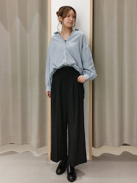 「THE SHOP TK （ザ ショップ ティーケー ）の【後ろ姿もサマになる】ストライプ バックシャーリングシャツ/体型カバー/洗える（シャツ/ブラウス、ブルー系）」を使った、ミリさん（レディース・171cm）の秋コーディネート