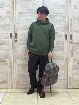 「TAKEO KIKUCHI（タケオキクチ）の【Sサイズ～】エアダン プルオーバー パーカ（パーカー、グリーン系）」を使った、Suehiroさん（メンズ・165cm）の秋コーディネート