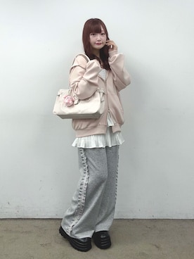 「アイテム（パーカー、ピンク系）」を使った、maimaiさん（レディース・154cm）の秋コーディネート