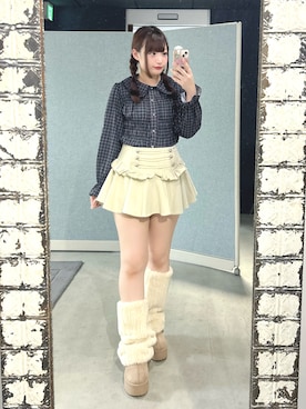 「continuer de NICE CLAUP(コンティニューデナイスクラップ)のシャーリングペプラムブラウス(シャツ/ブラウス、ブルー系)」を使った、maimaiさん(レディース・154cm)の秋コーディネート
