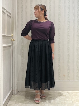 「couture brooch（クチュールブローチ）の【顔まわり華やぐ・接触冷感・UVカット】スカラ刺繍トップス（Tシャツ/カットソー、レッド系）」を使った、nanaさん（レディース・153cm）の夏コーディネート